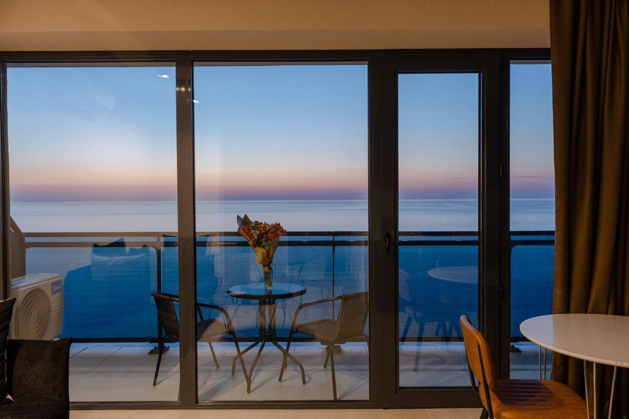 The Spot Apartments - Orbi Beach Tower Batumi Exteriér fotografie